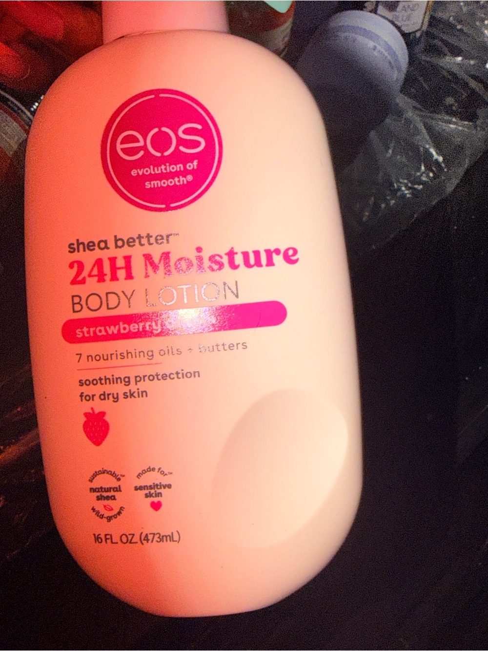 eos Strawberry Shea Better 24H Moisture Body Lotion - Pink
